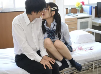 Gã nam sinh yếu đuối được khoa khôi địt trong lớp